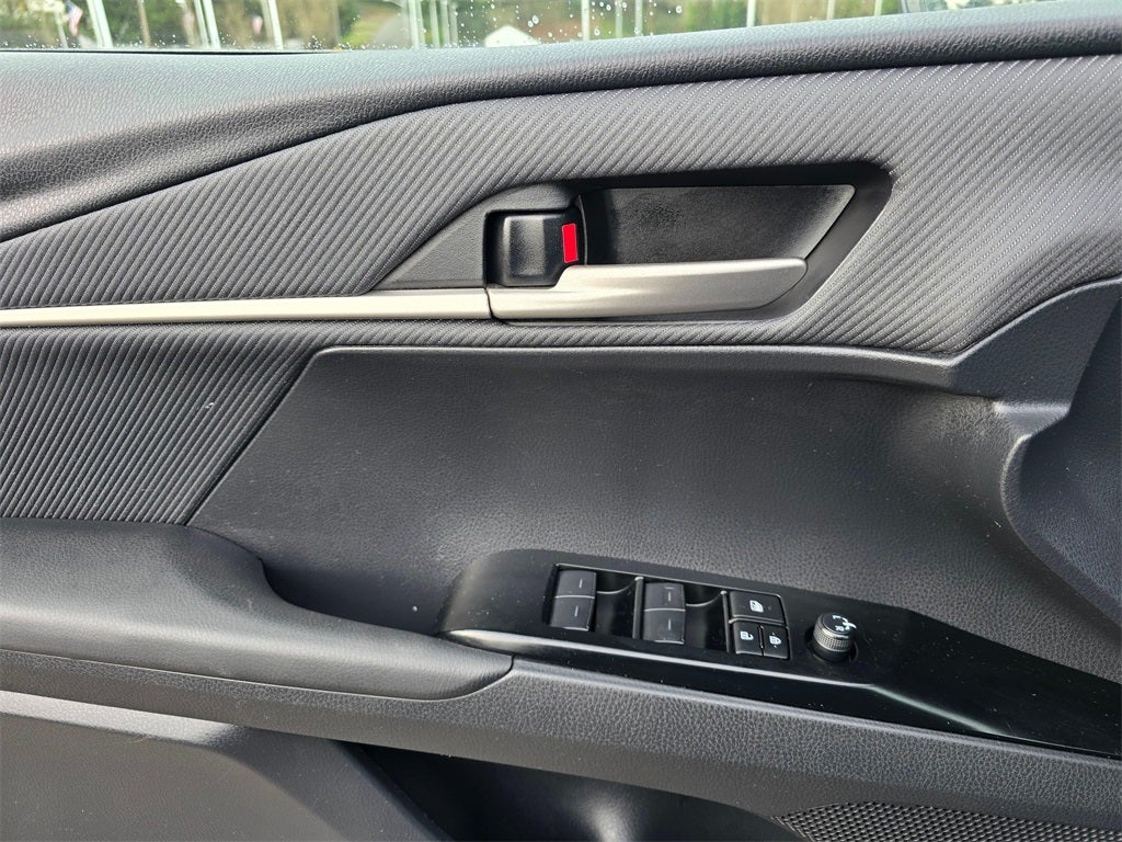 2025 Toyota Camry SE Hybrid