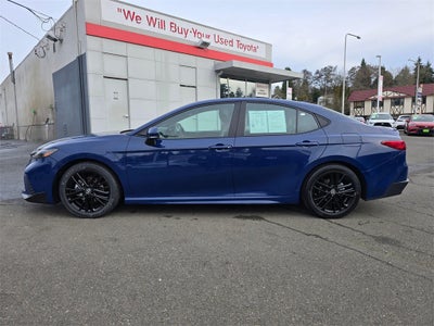 2025 Toyota Camry SE Hybrid