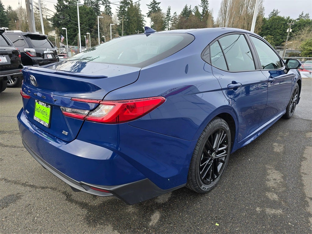 2025 Toyota Camry SE Hybrid