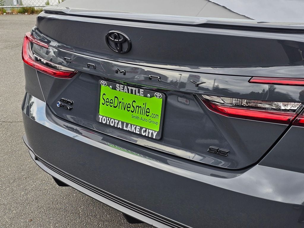 2025 Toyota Camry SE HYBRID-AWD