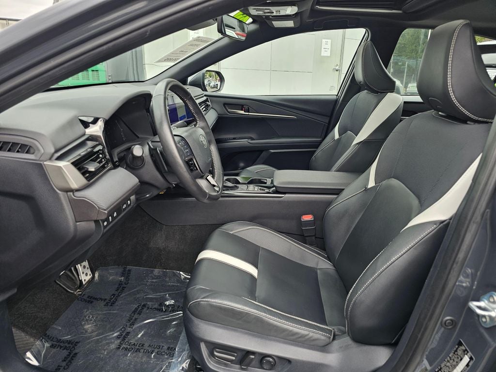 2025 Toyota Camry SE HYBRID-AWD