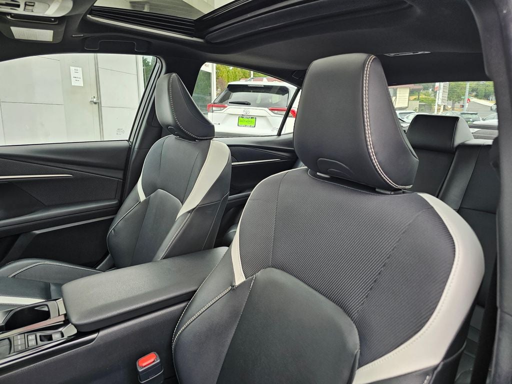 2025 Toyota Camry SE HYBRID-AWD