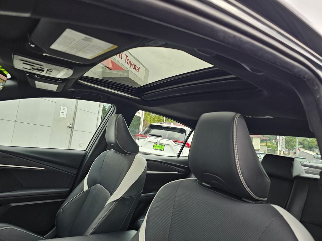 2025 Toyota Camry SE HYBRID-AWD