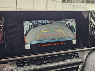 2025 Toyota Camry SE HYBRID-AWD
