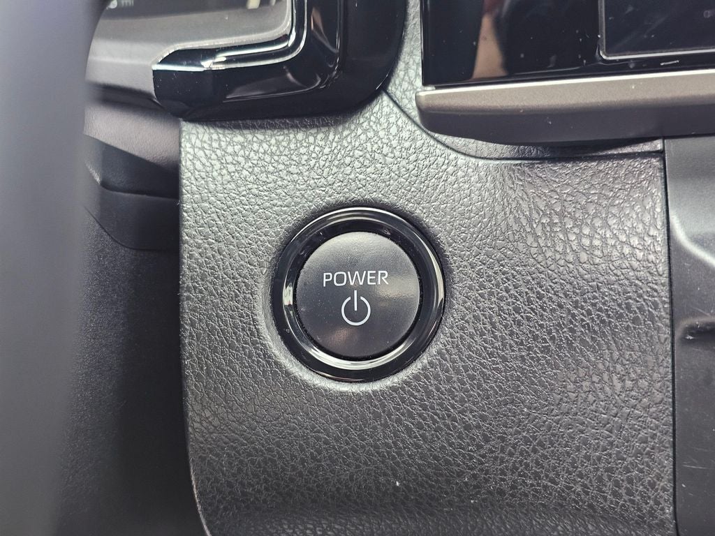 2025 Toyota Camry SE HYBRID-AWD