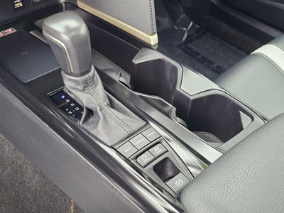 2025 Toyota Camry SE HYBRID-AWD
