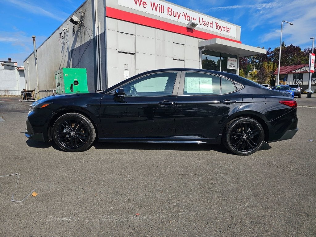 2025 Toyota Camry SE