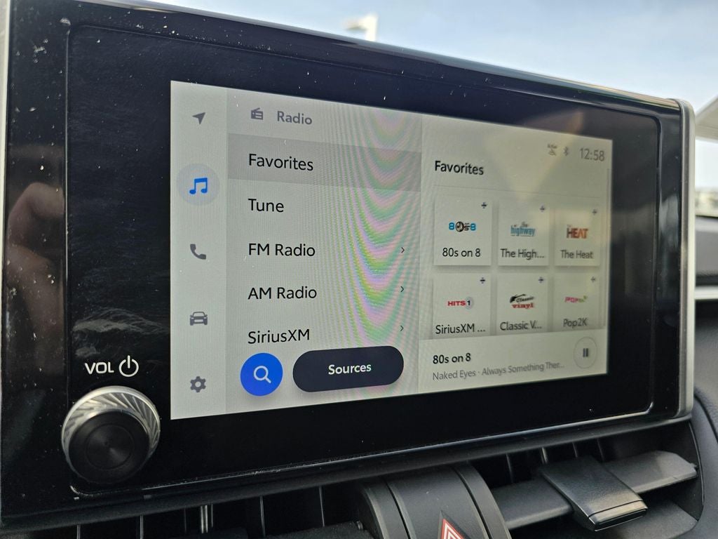 2025 Toyota RAV4 LE - Photo 29