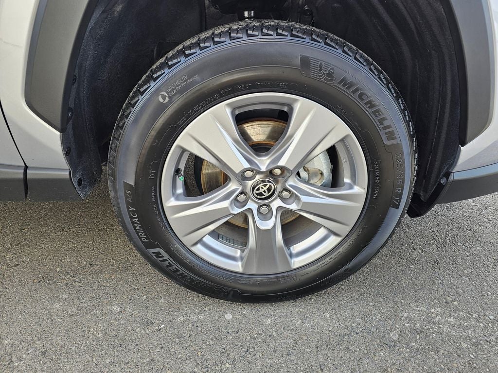 2025 Toyota RAV4 LE - Photo 10