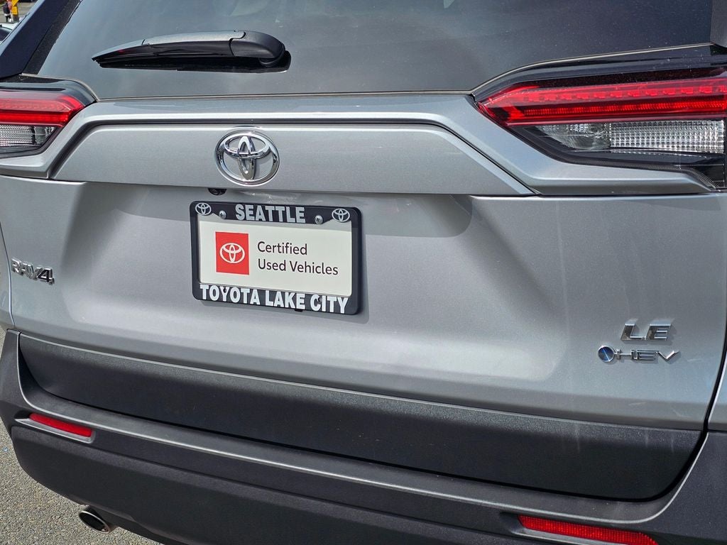 2025 Toyota RAV4 LE - Photo 14