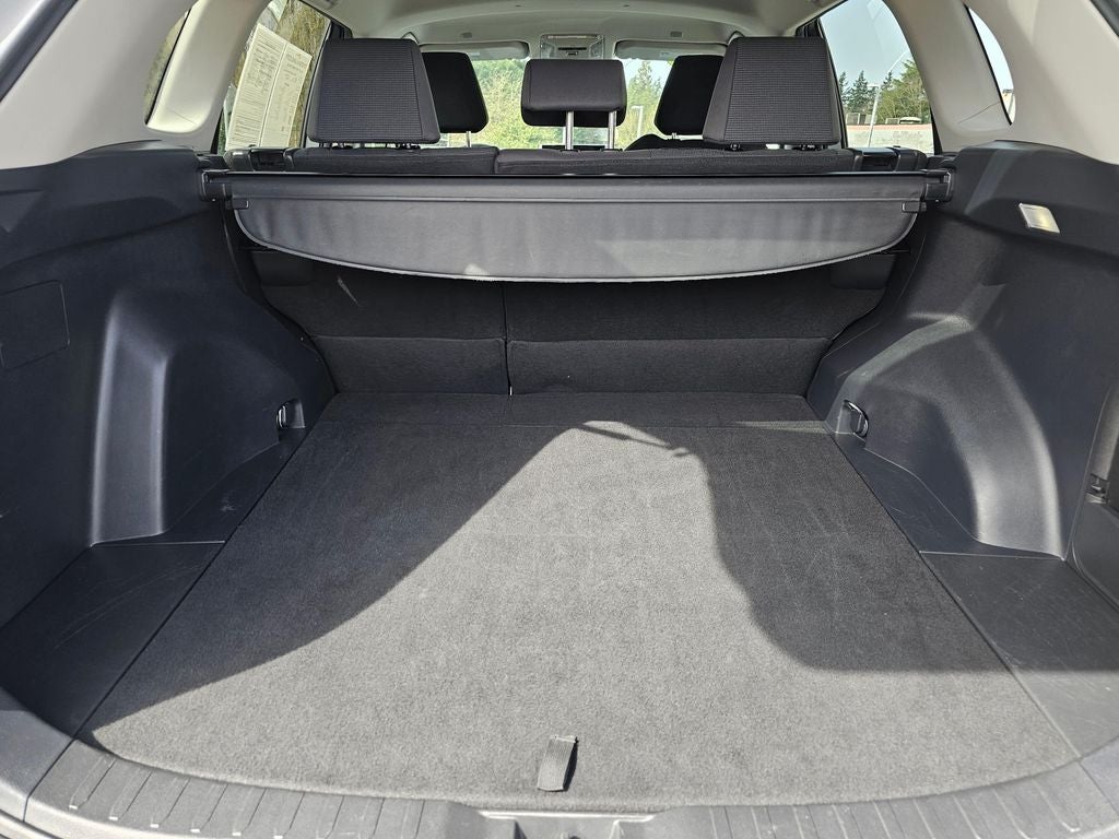 2025 Toyota RAV4 LE - Photo 15