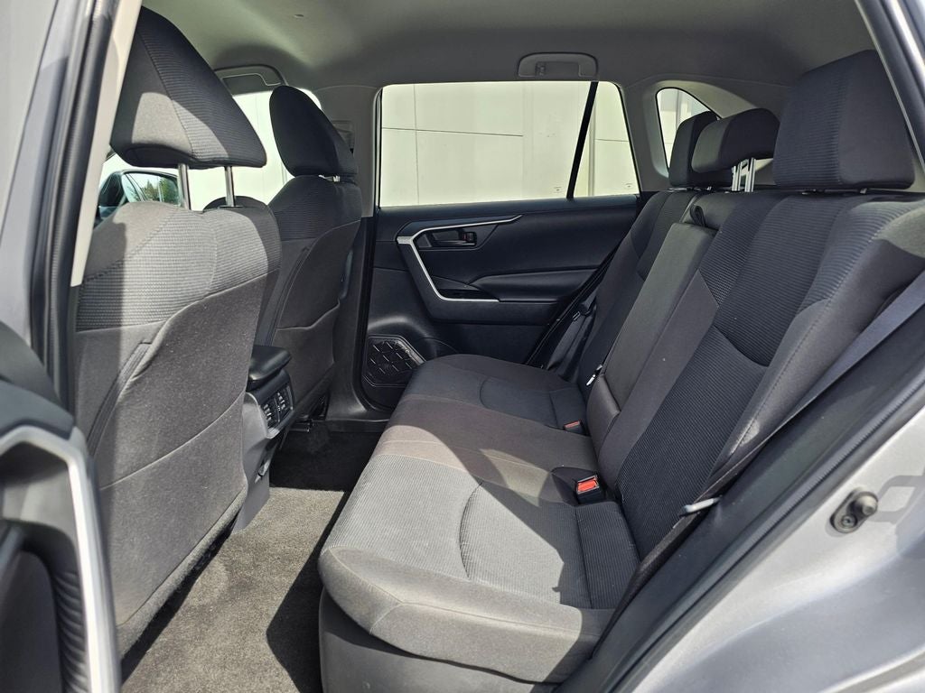 2025 Toyota RAV4 LE - Photo 17