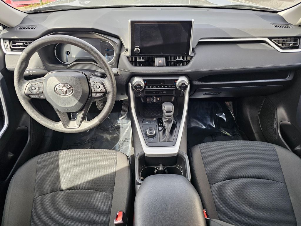 2025 Toyota RAV4 LE - Photo 18