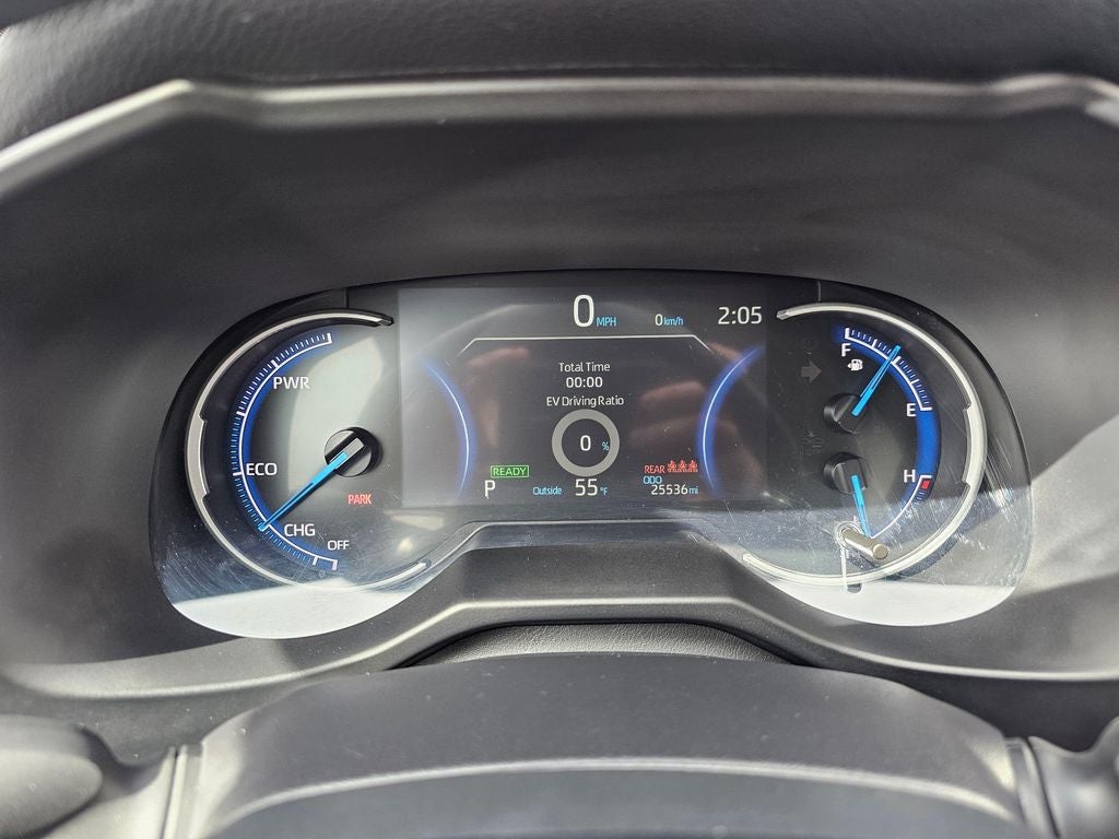 2025 Toyota RAV4 LE - Photo 25