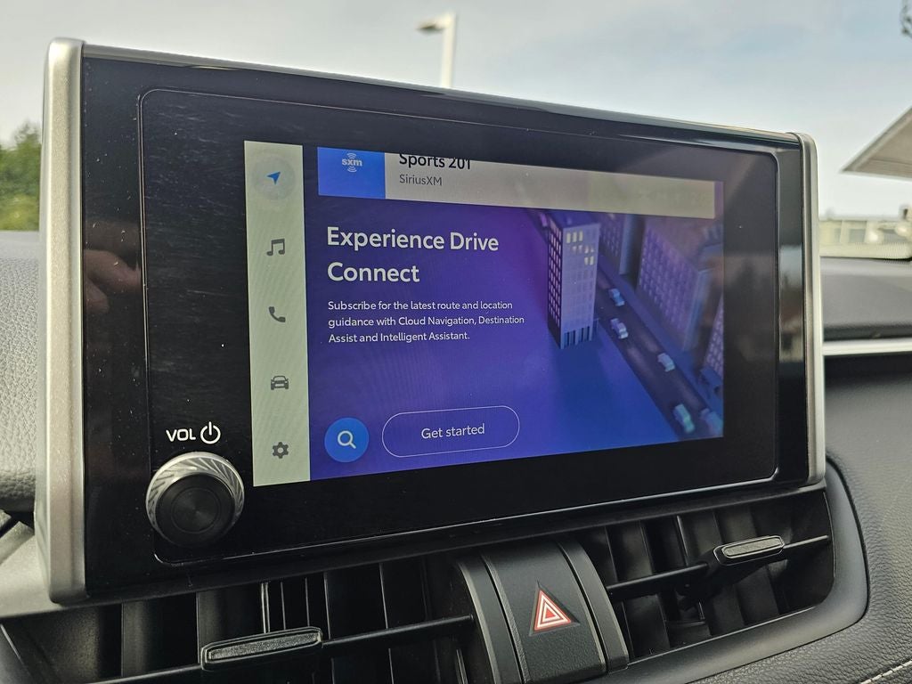 2025 Toyota RAV4 LE - Photo 28