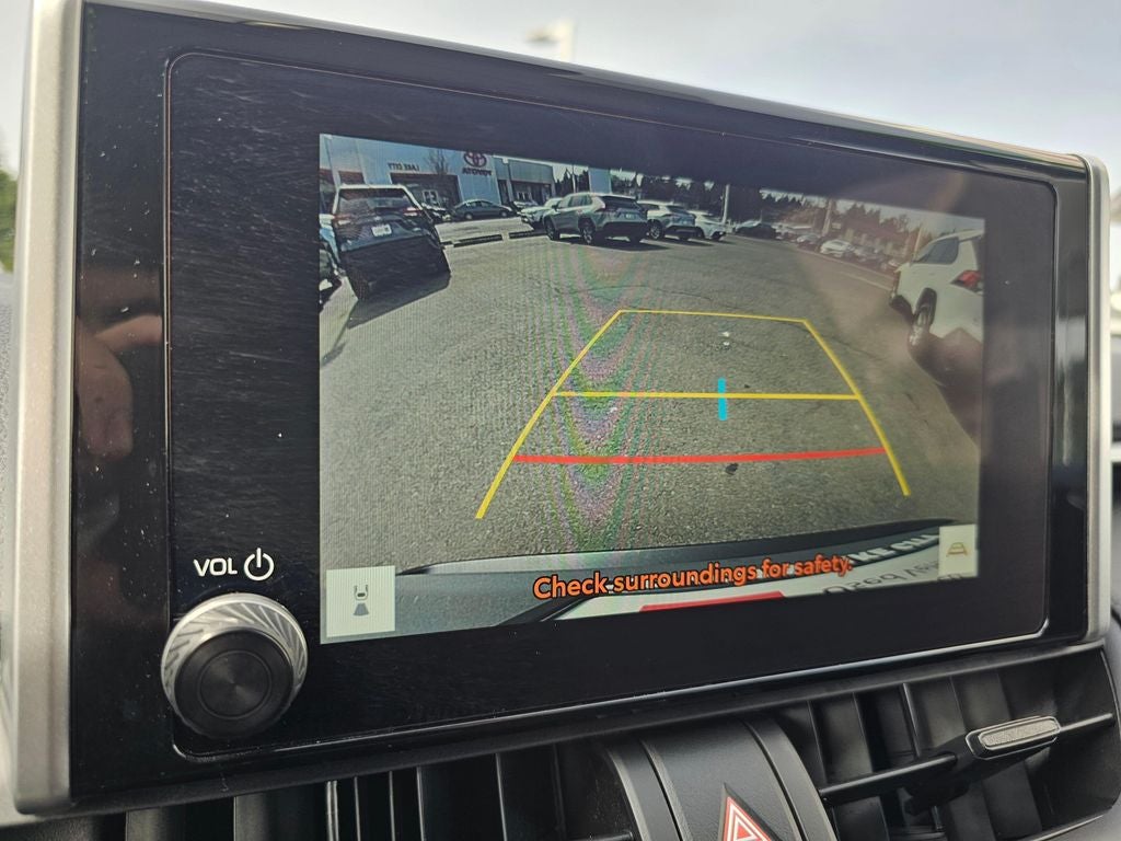 2025 Toyota RAV4 LE - Photo 30