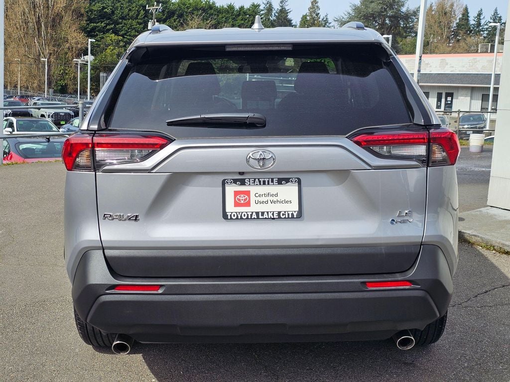 2025 Toyota RAV4 LE - Photo 7
