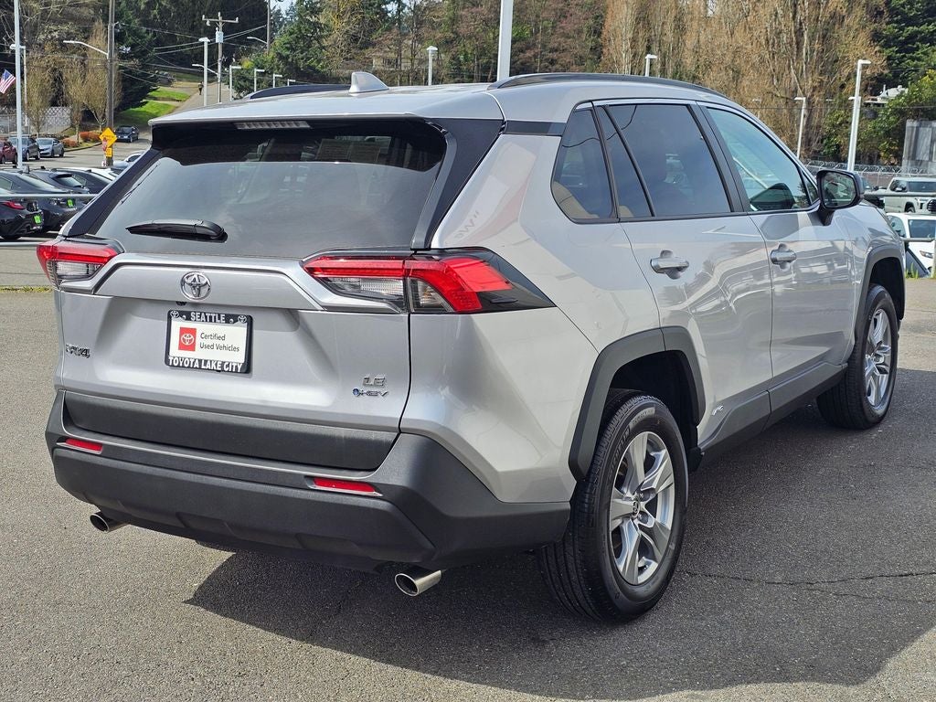 2025 Toyota RAV4 LE - Photo 8