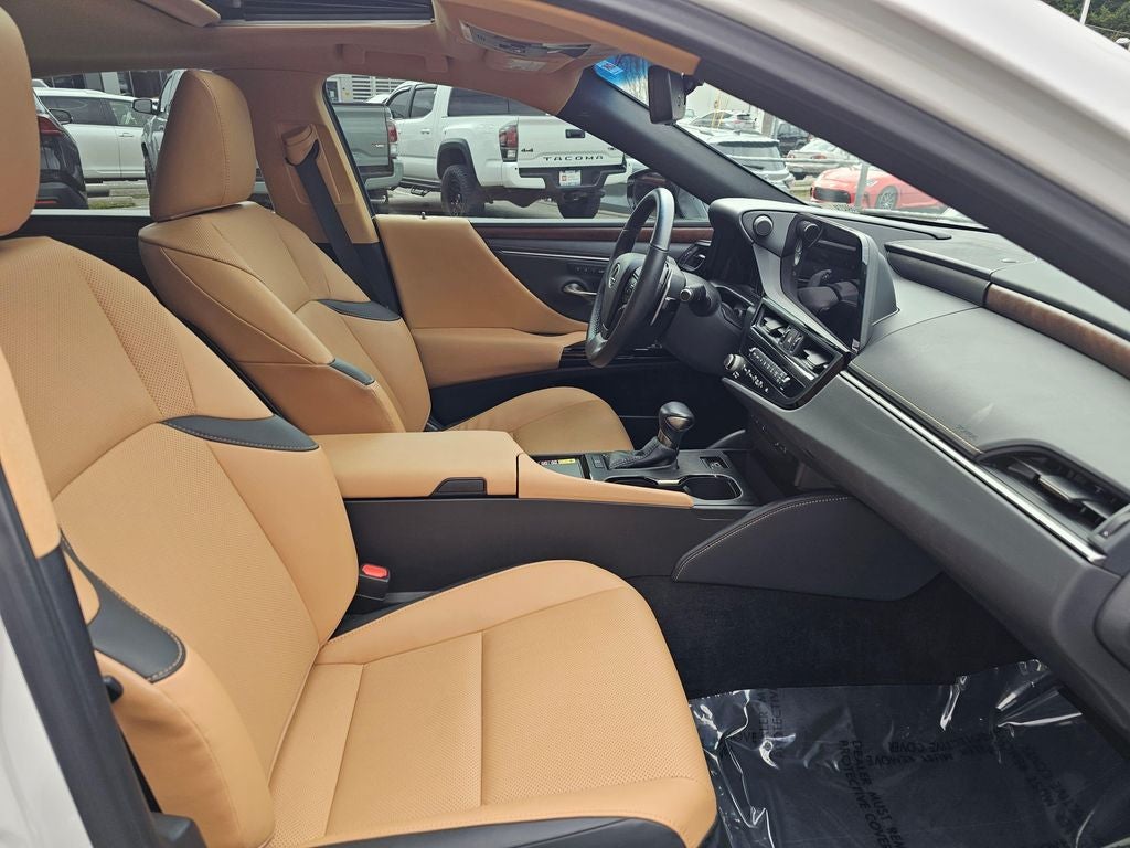 2023 Lexus ES 250