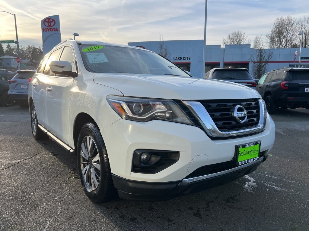 2017 Nissan Pathfinder SV