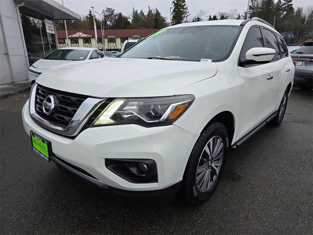 2017 Nissan Pathfinder SV