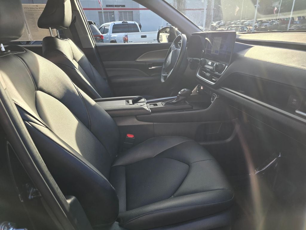 2025 Toyota Grand Highlander XLE -AWD