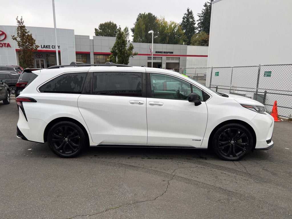 2021 Toyota Sienna XSE 7 Passenger