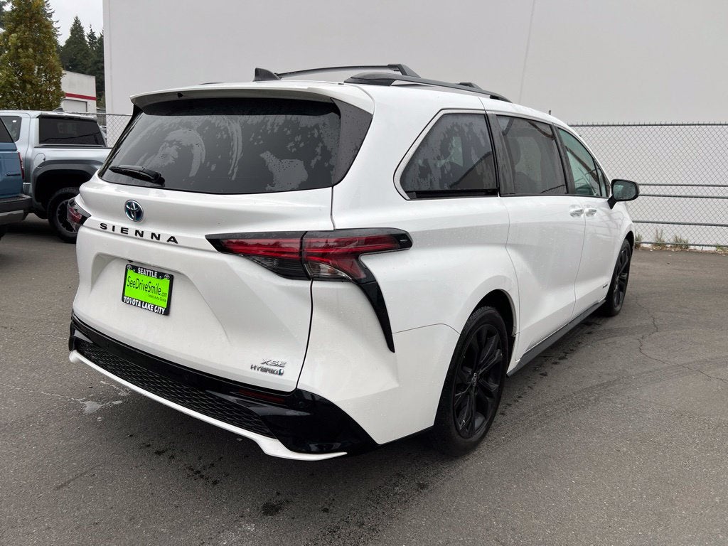 2021 Toyota Sienna XSE 7 Passenger