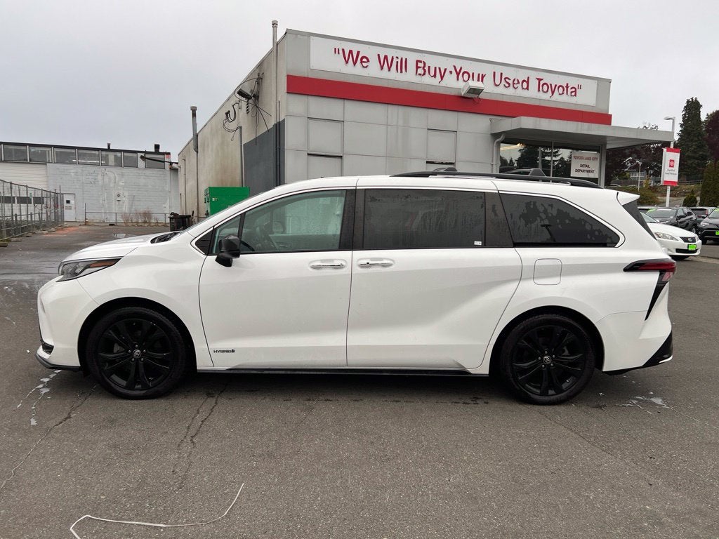 2021 Toyota Sienna XSE 7 Passenger