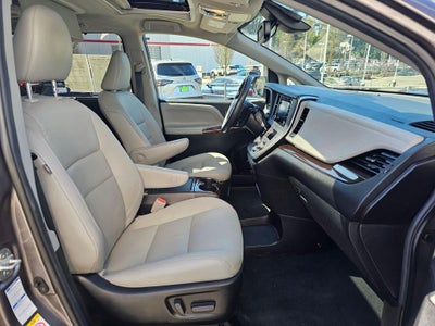 2019 Toyota Sienna Limited Premium 7 Passenger