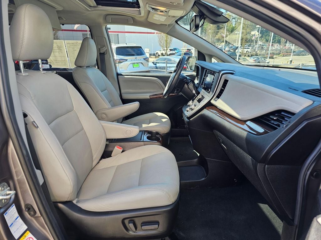 2019 Toyota Sienna Limited Premium 7 Passenger