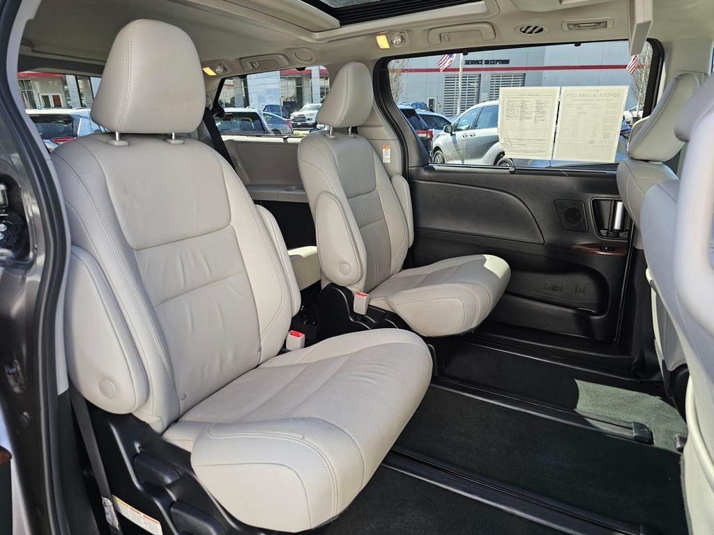 2019 Toyota Sienna Limited Premium 7 Passenger