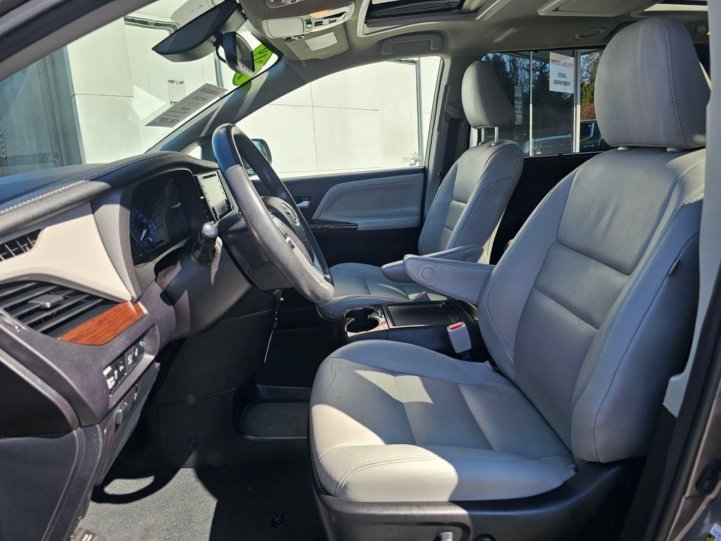 2019 Toyota Sienna Limited Premium 7 Passenger