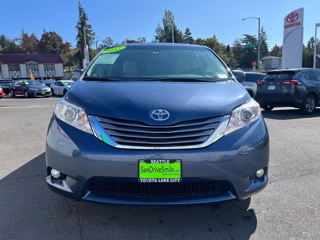 2017 Toyota Sienna XLE Premium 7 Passenger