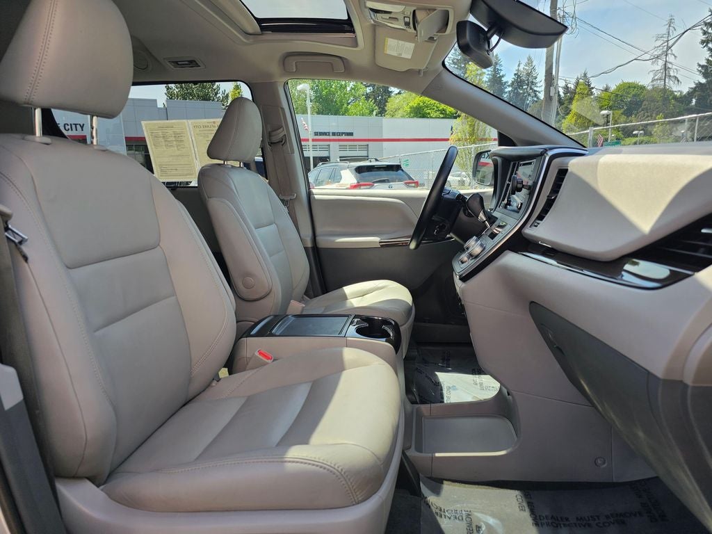 2018 Toyota Sienna XLE 7 Passenger