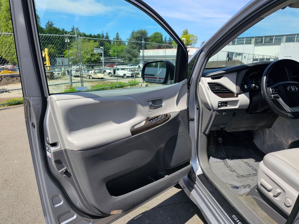2018 Toyota Sienna XLE 7 Passenger