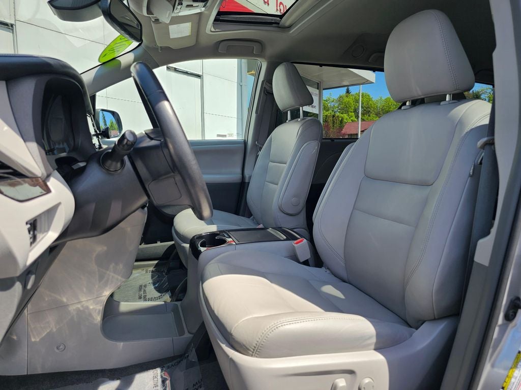 2018 Toyota Sienna XLE 7 Passenger