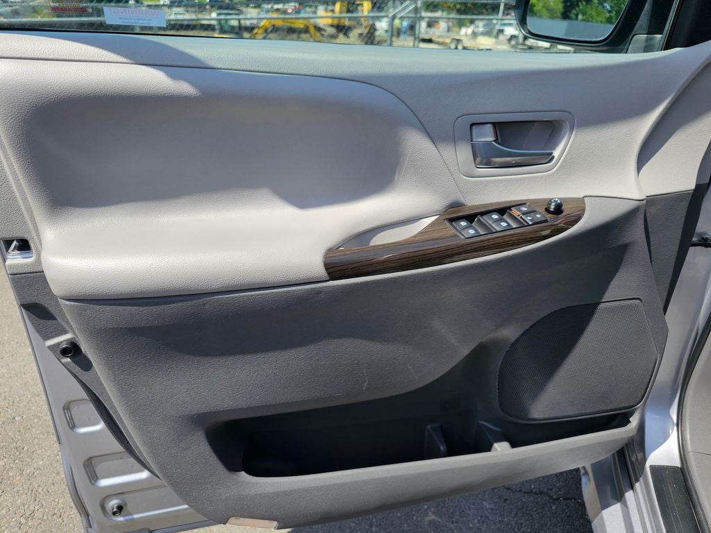 2018 Toyota Sienna XLE 7 Passenger
