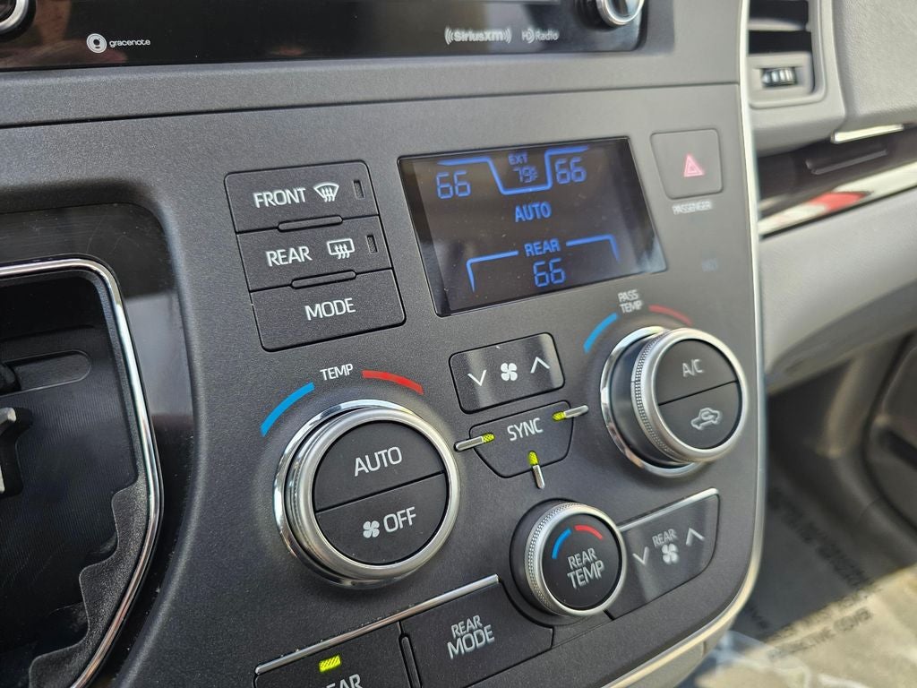 2018 Toyota Sienna XLE 7 Passenger