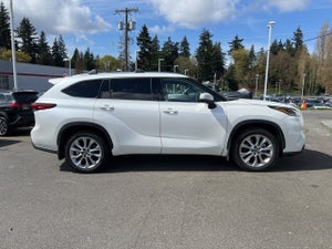 2021 Toyota Highlander Limited AWD/SEATING FOR 8/LEATHER SEATS/MOONROOF/JBL SOUND