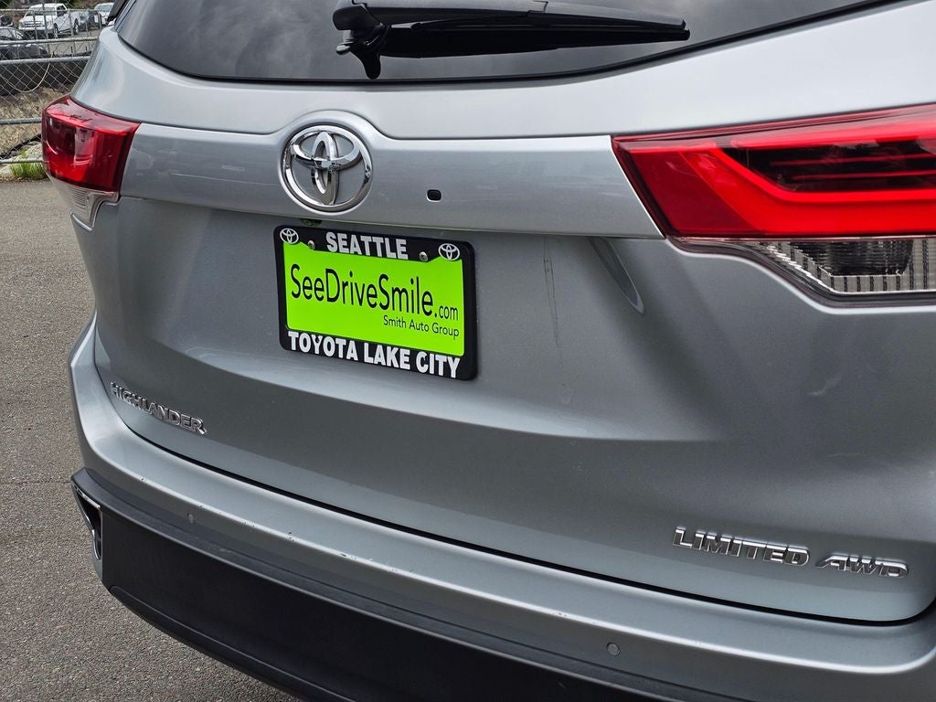 2017 Toyota Highlander Limited -AWD-THIRD ROW SEATING