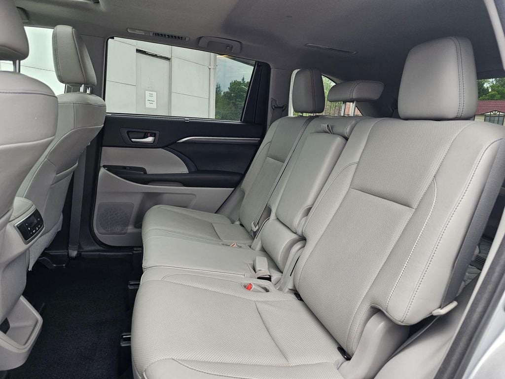 2017 Toyota Highlander Limited -AWD-THIRD ROW SEATING