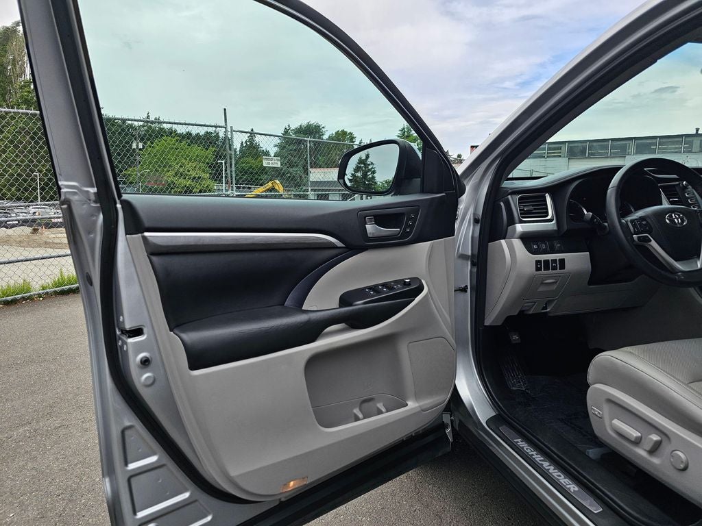 2017 Toyota Highlander Limited -AWD-THIRD ROW SEATING
