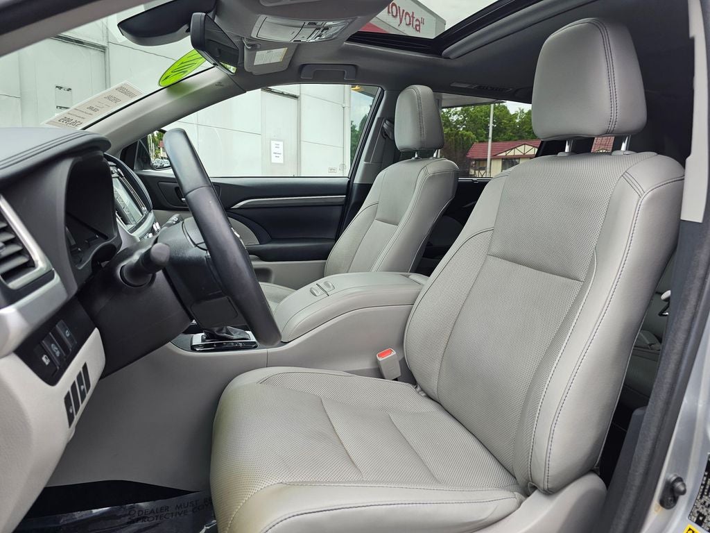 2017 Toyota Highlander Limited -AWD-THIRD ROW SEATING
