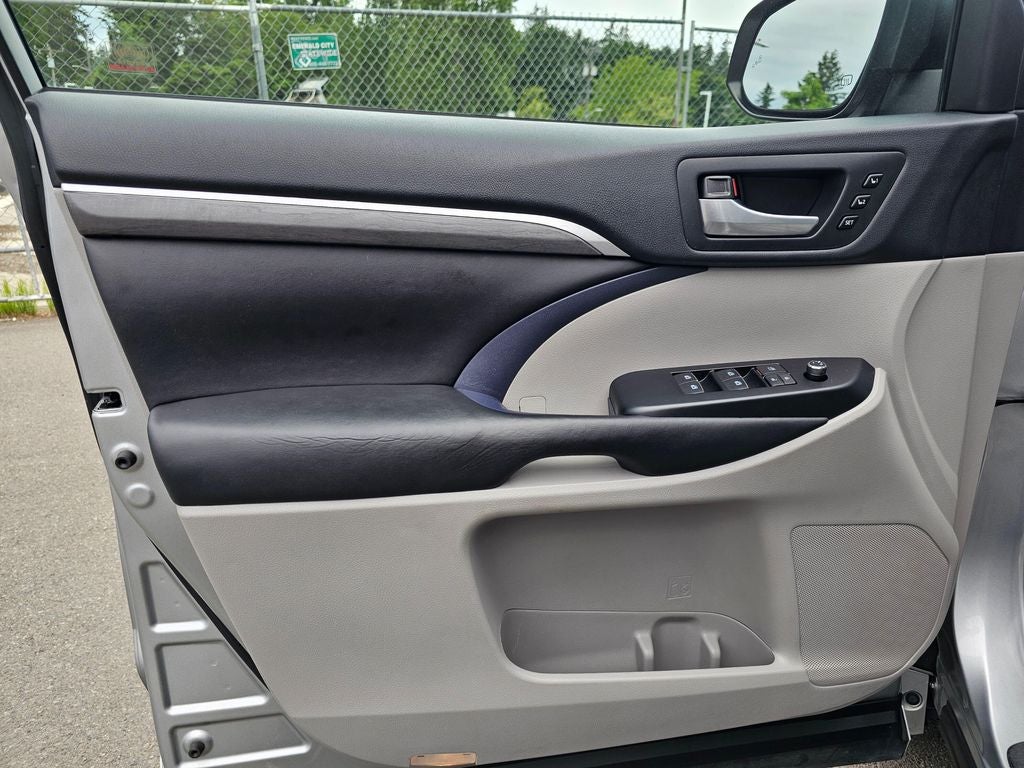 2017 Toyota Highlander Limited -AWD-THIRD ROW SEATING