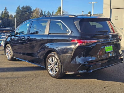 2022 Toyota Sienna XSE 7 Passenger-AWD