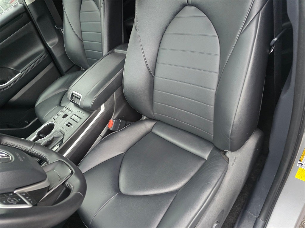 2024 Toyota Highlander LE 8 PSGR/THIRD -ROW SEATING/MOONROOF