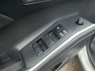 2024 Toyota Highlander LE 8 PSGR/THIRD -ROW SEATING/MOONROOF