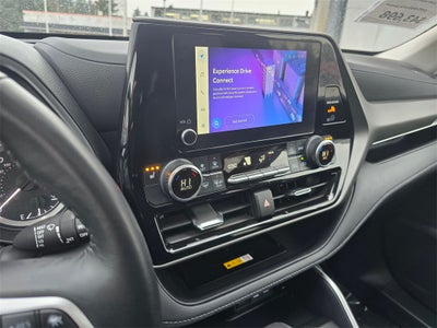 2024 Toyota Highlander LE 8 PSGR/THIRD -ROW SEATING/MOONROOF