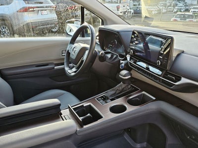 2024 Toyota Sienna XLE 8 Passenger